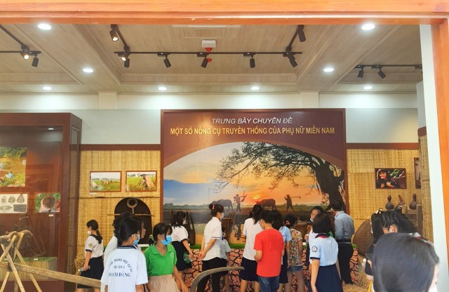 MỘT SỐ NÔNG CỤ TRUYỀN THỐNG CỦA PHỤ NỮ MIỀN NAM